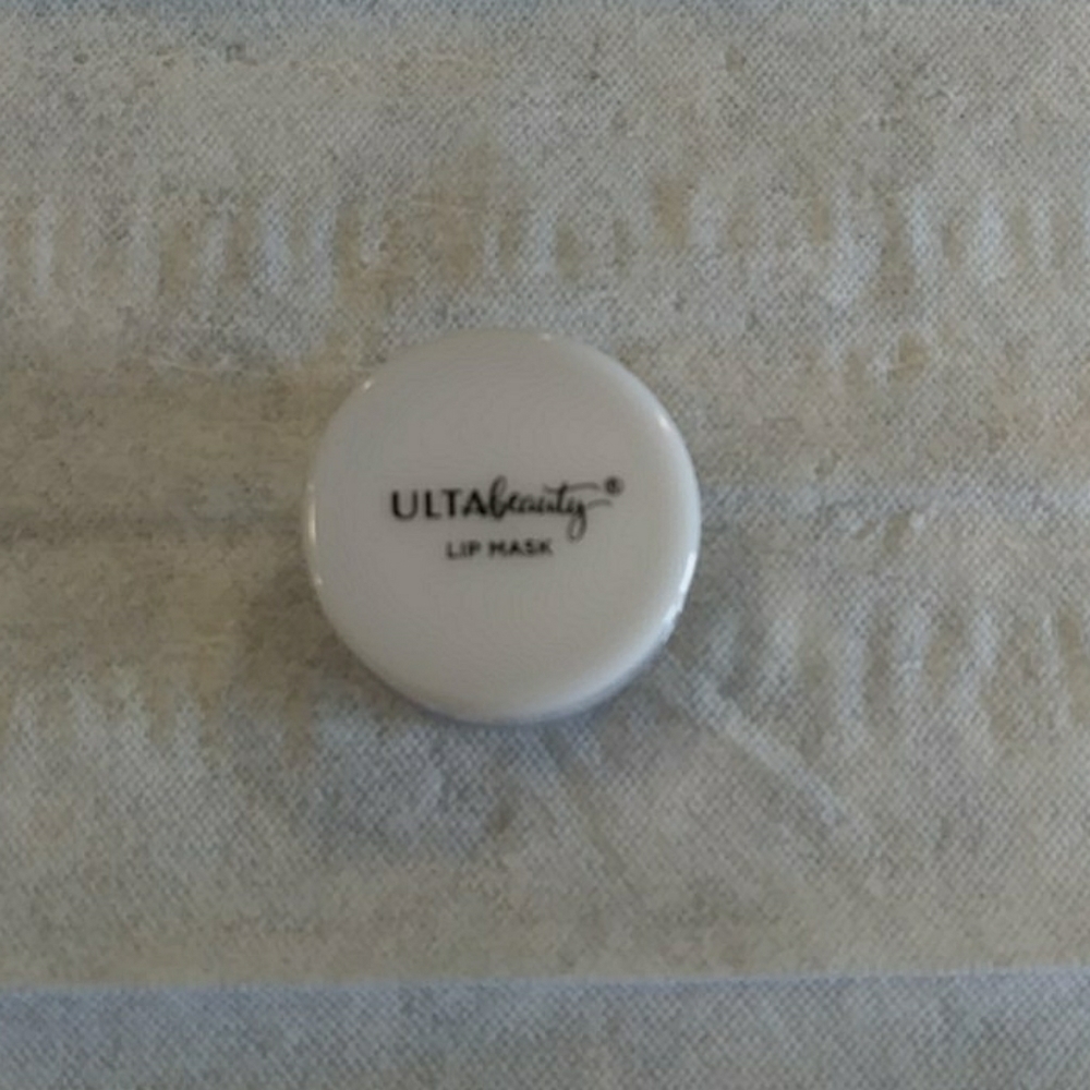 Lip Mask - Picture 1 of 2